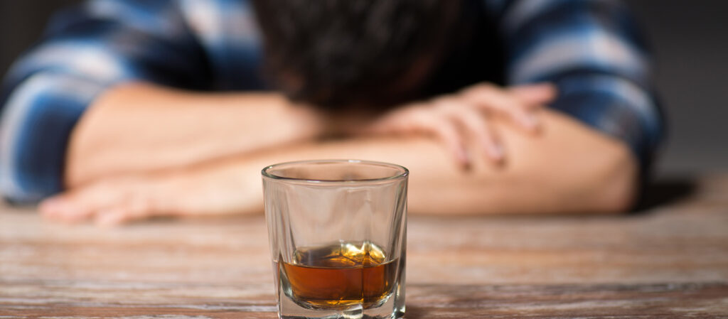 Detectar y ayudar con alcoholismo